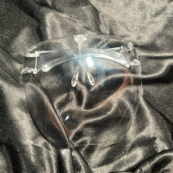 Clear face shield - Picture 1 of 4